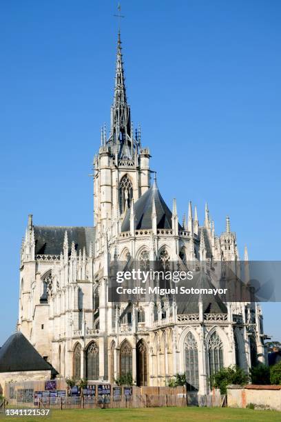 facade of the cathedral of evreux - エヴルー ストックフォトと画像