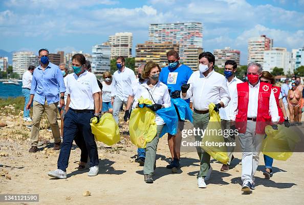 Queen Sofia Joins An Environmental Campaign During 'World Clean Up Day' In Alicante Queen Sofia Joins An Environmental Campaign During 'World Clean Up Day' In Alicante