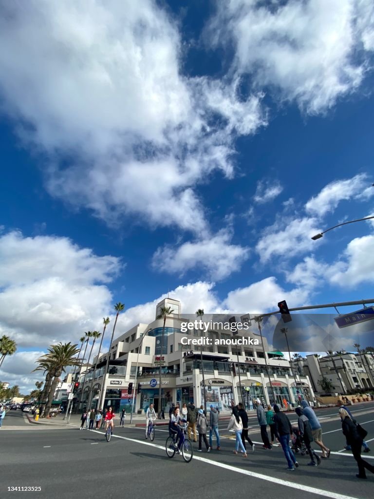 Crowded crossroad, Huntington Beach, USA