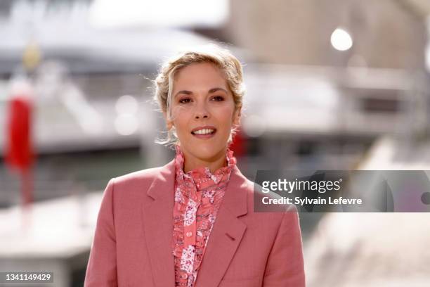 Alysson Paradis attends the photocall for "L'invitation" during day five of Fiction Festival on September 18, 2021 in La Rochelle, France.