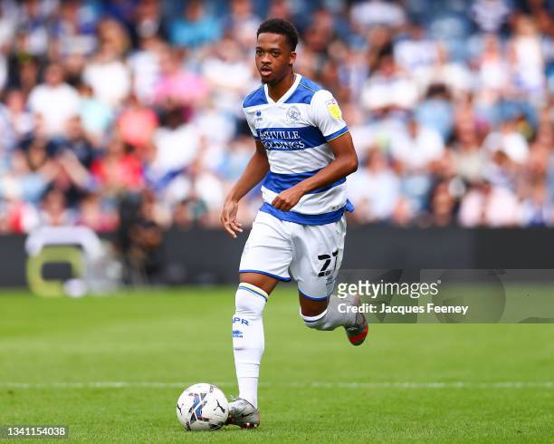 Chris Willock of Queens Park Rangers runs with the ball during the Sky Bet Championship match between Queens Park Rangers and Bristol City at The...