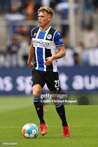 Robin Hack of Bielefeld runs with the ball during the Bundesliga match between DSC Arminia Bielefeld and TSG Hoffenheim at Schueco Arena on September...