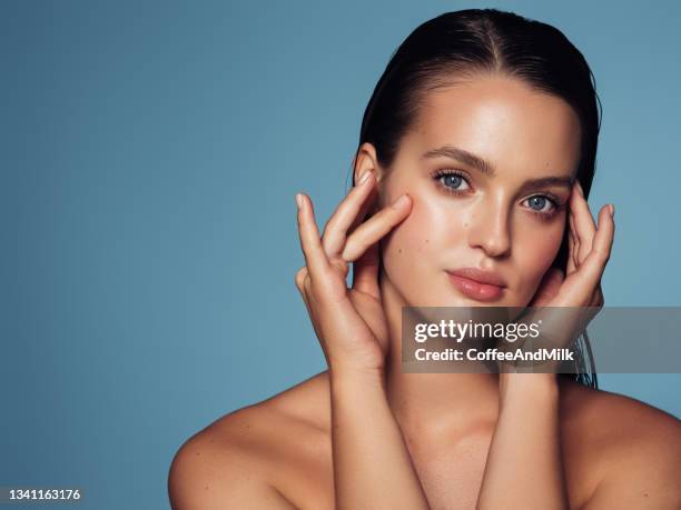 natural beauty - beautiful woman face stockfoto's en -beelden