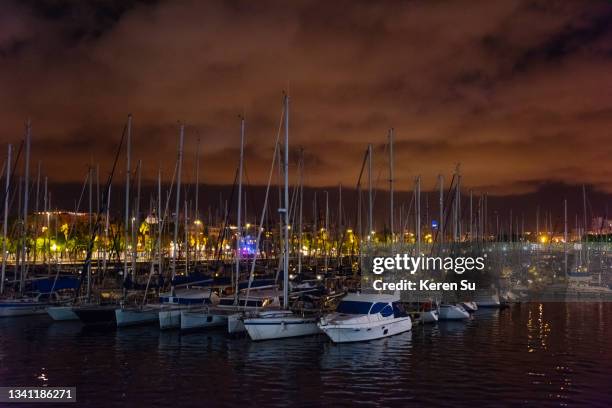 night view of boats in the harbor - sailing ship night stock pictures, royalty-free photos & images