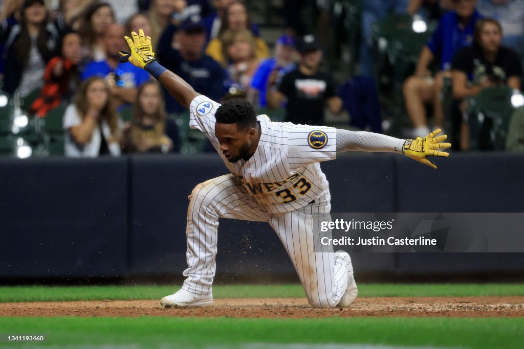 Chicago Cubs v Milwaukee Brewers