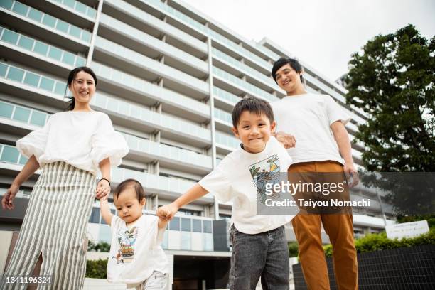 japanese families living in cities - japanese family ストックフォトと画像