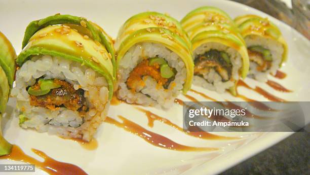 saba avocado roll - saba sushi stockfoto's en -beelden