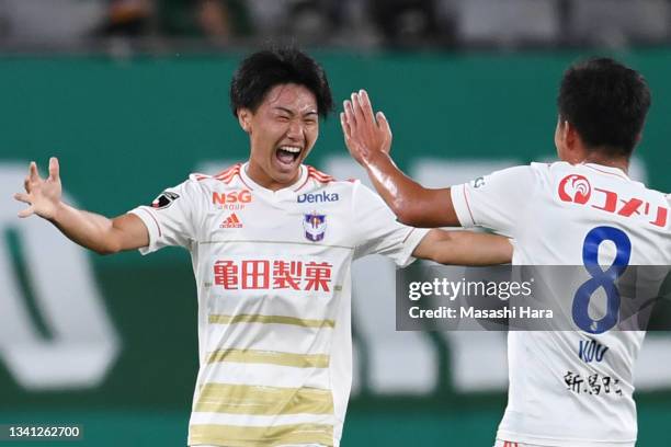 Shunsuke Mito of Albirex Niigata celebrates the first goal during the J.League Meiji Yasuda J2 match between Tokyo Verdy and Albirex Niigata at...