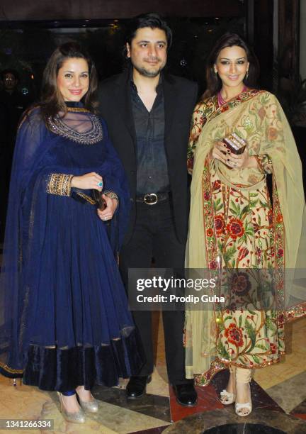 Neelam Kothari, Goldie Behl and Sonali Bendre attend the Riteish Deshmukh and Genelia D'souza's Sangeet ceremony on January 31, 2012 in Mumbai, India