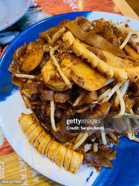 char kway teow - char kway teow stock pictures, royalty-free photos & images