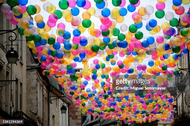 street decorated with balloons - hauts de france fotografías e imágenes de stock