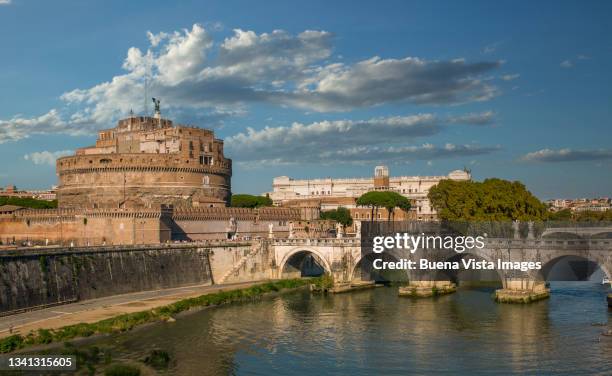 italy, rome, castel sant'angelo and ponte sant'angelo - ponte sant'angelo - fotografias e filmes do acervo