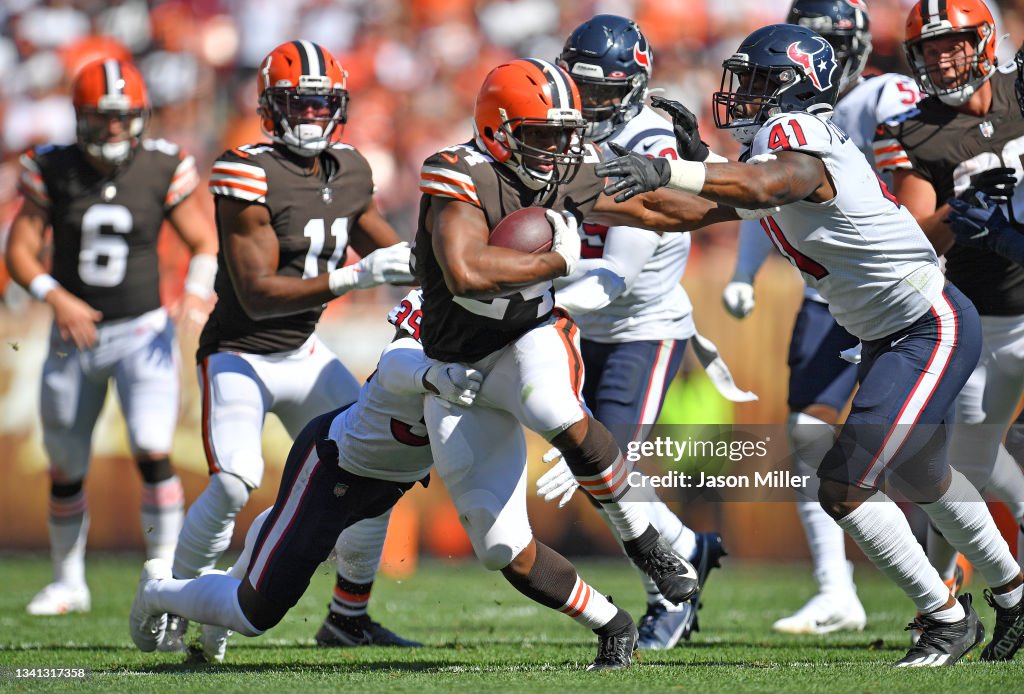 Houston Texans v Cleveland Browns