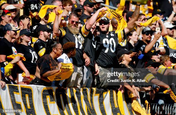 Pittsburgh Steelers Fan Photos and Premium High Res Pictures - Getty Images