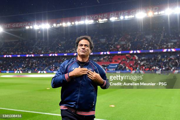 Rai former Paris Saint-Germain captain salutes the crowd before the Ligue 1 Uber Eats match between Paris Saint Germain and Lyon at Parc des Princes...