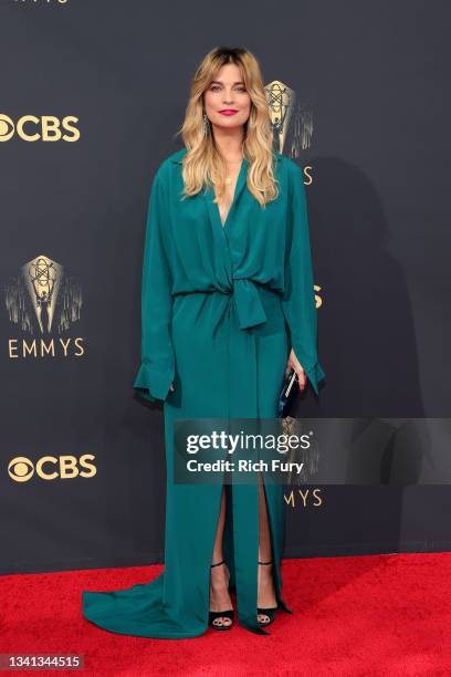 Annie Murphy attends the 73rd Primetime Emmy Awards at L.A. LIVE on September 19, 2021 in Los Angeles, California.