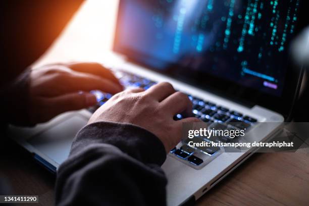hacker - cybercrime stock-fotos und bilder
