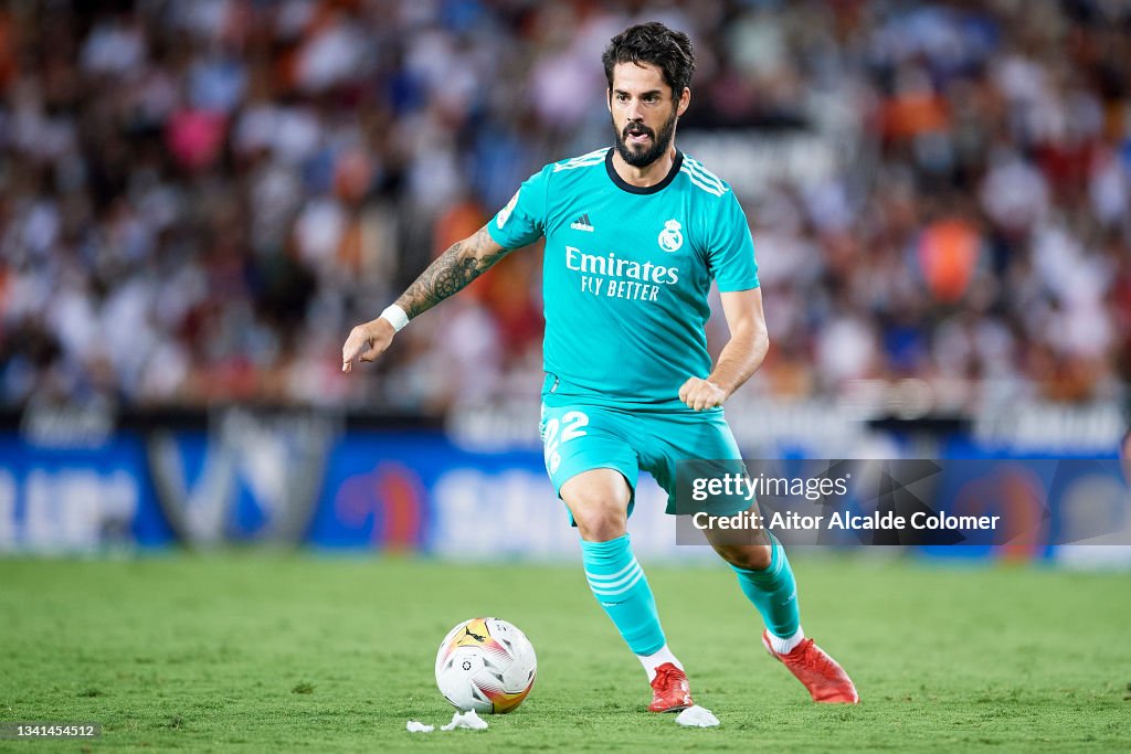 Valencia CF v Real Madrid CF - La Liga Santander