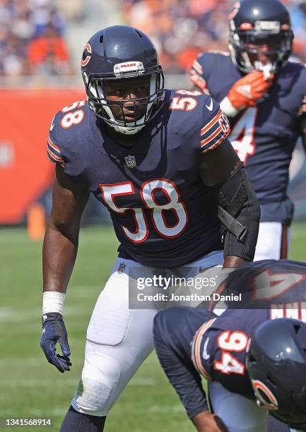 Roquan Smith of the Chicago Bears awaits the start of play against the Cincinnati Bengals at Soldier Field on September 19, 2021 in Chicago,...