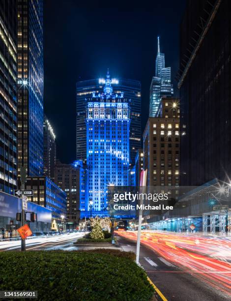 park avenue light trails in midtown manhattan - park ave stock pictures, royalty-free photos & images