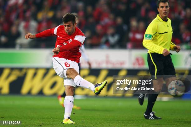 Marco Caligiuri of Mainz scores his team's second goal during the Bundesliga match between FSV Mainz 05 and FC Bayern Muenchen at Coface Arena on...