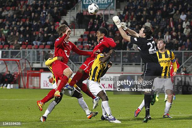 Luuk de Jong of FC Twente, Leroy Fer of FC Twente, Anthony Annan of Vitesse, goalkeeper Piet Velthuizen of Vitesse and Guram Kashia of Vitesse in...