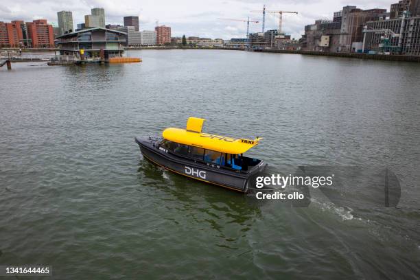 watertaxi rotterdam - táxi aquático imagens e fotografias de stock