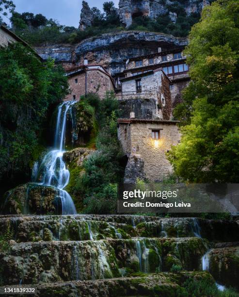 orbaneja del castillo, burgos province, spain - ebro river stock pictures, royalty-free photos & images