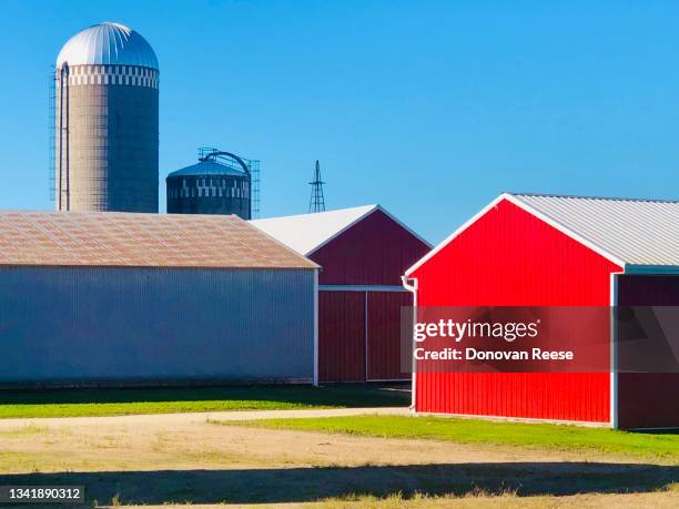minnesota farm scene. agriculture - red barn corn field stock pictures, royalty-free photos & images