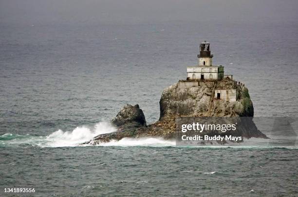 tillamook head lighthouse - tillamook rock light stock pictures, royalty-free photos & images