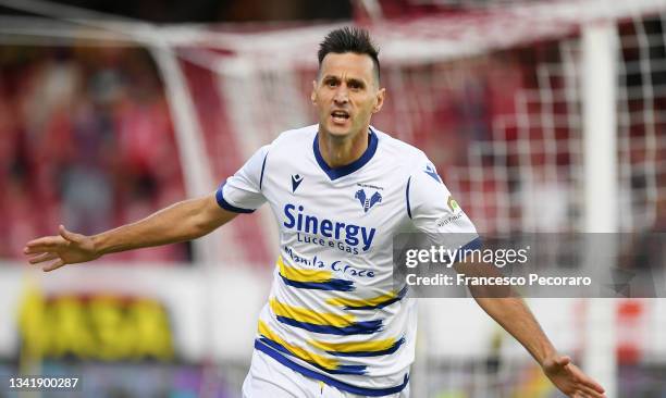 Nikola Kalinic of Hellas Verona FC celebrates after scoring the 0-1 goal during the Serie A match between US Salernitana v Hellas Verona FC at Stadio...