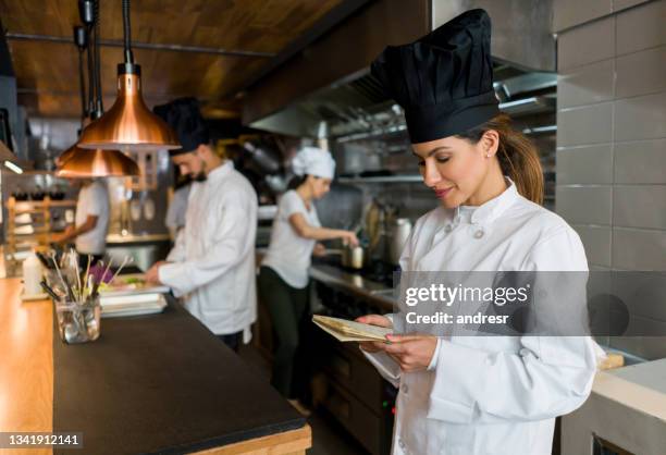 Chef Note Photos and Premium High Res Pictures - Getty Images