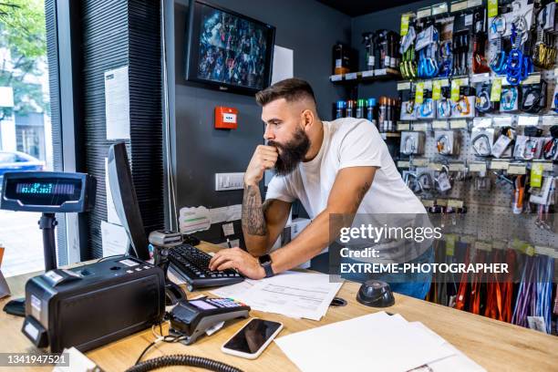 Computer Business Owner Male Small Business Owner Computer Photos and Premium High Res Pictures ...