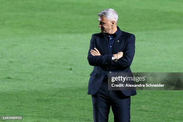 Hernan Crespo head coach of Sao Paulo looks on during a match between Sao Paulo and America-MG as part of Brasileirao Series A 2021 at Morumbi...