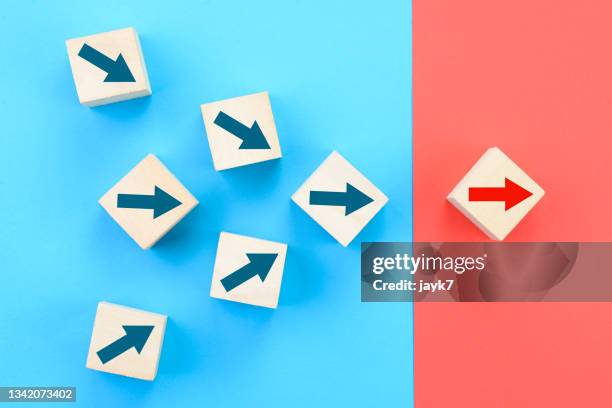 leadership - following arrows stock pictures, royalty-free photos & images