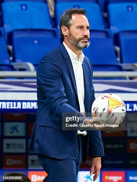 Vicente Moreno, head coach of RCD Espanyol during the La Liga Santander match between RCD Espanyol and Deportivo Alaves at RCDE Stadium on September...