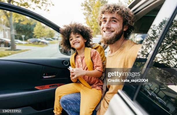 how to make your family road trip the best one yet - daughter car stock pictures, royalty-free photos & images