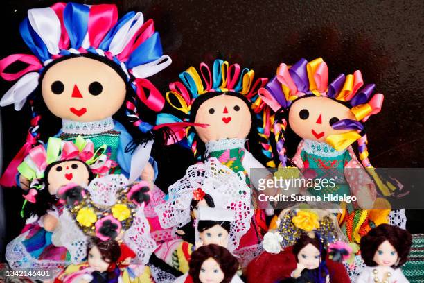 muñeca artesanal - artesanias mexicanas fotografías e imágenes de stock