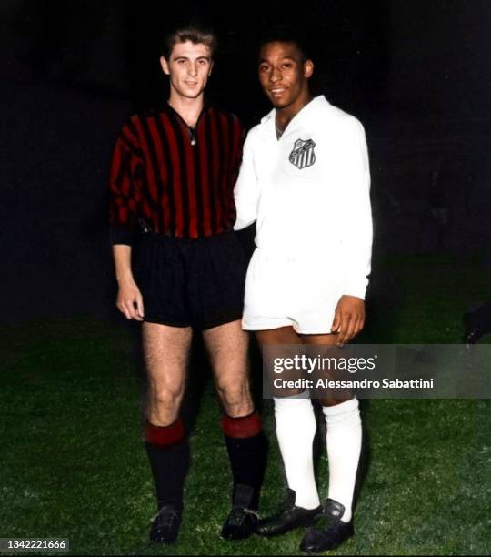 Gianni Rivera of AC Milan and Pele of Santos during the Coppa Interconinetale match between AC Milan and Santos at Stadio San Siro on August 16, 1963...