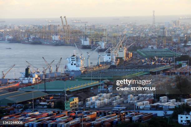 general view of chittagong port - chittagong fotografías e imágenes de stock