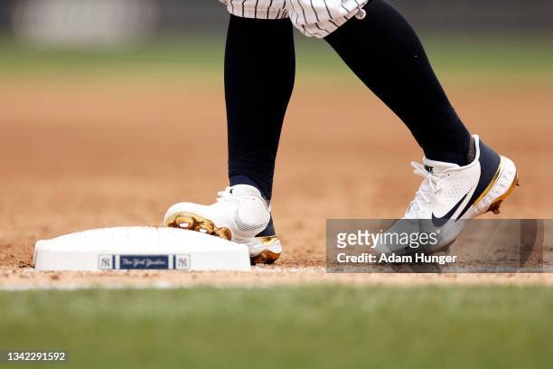 1,113 New York Yankees Shoes Stock Photos, High-Res Pictures, and Images -  Getty Images