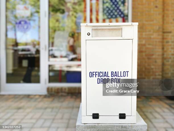 ballot drop box outside of polling place - absentee ballot fotografías e imágenes de stock