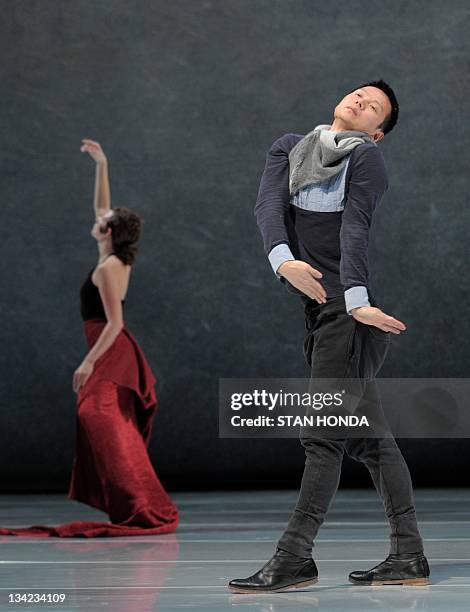 == With AFP Story by Sebastian SMITH: Entertainment-US-China-dance-people-Wei == Chinese dancer/choreographer Shen Wei and the Shen Wei Dance Arts...