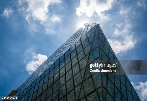 converging perspective, view from below of office towers - putrajaya stockfoto's en -beelden