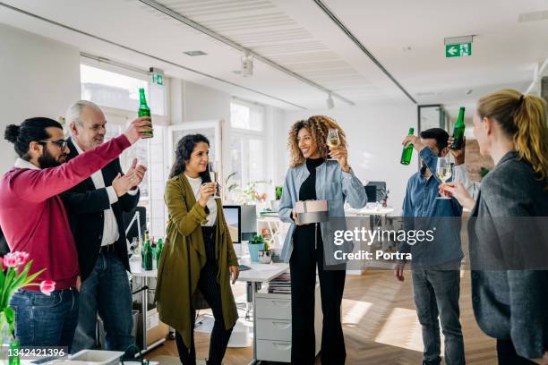 farewell party at the office - office party stockfoto's en -beelden