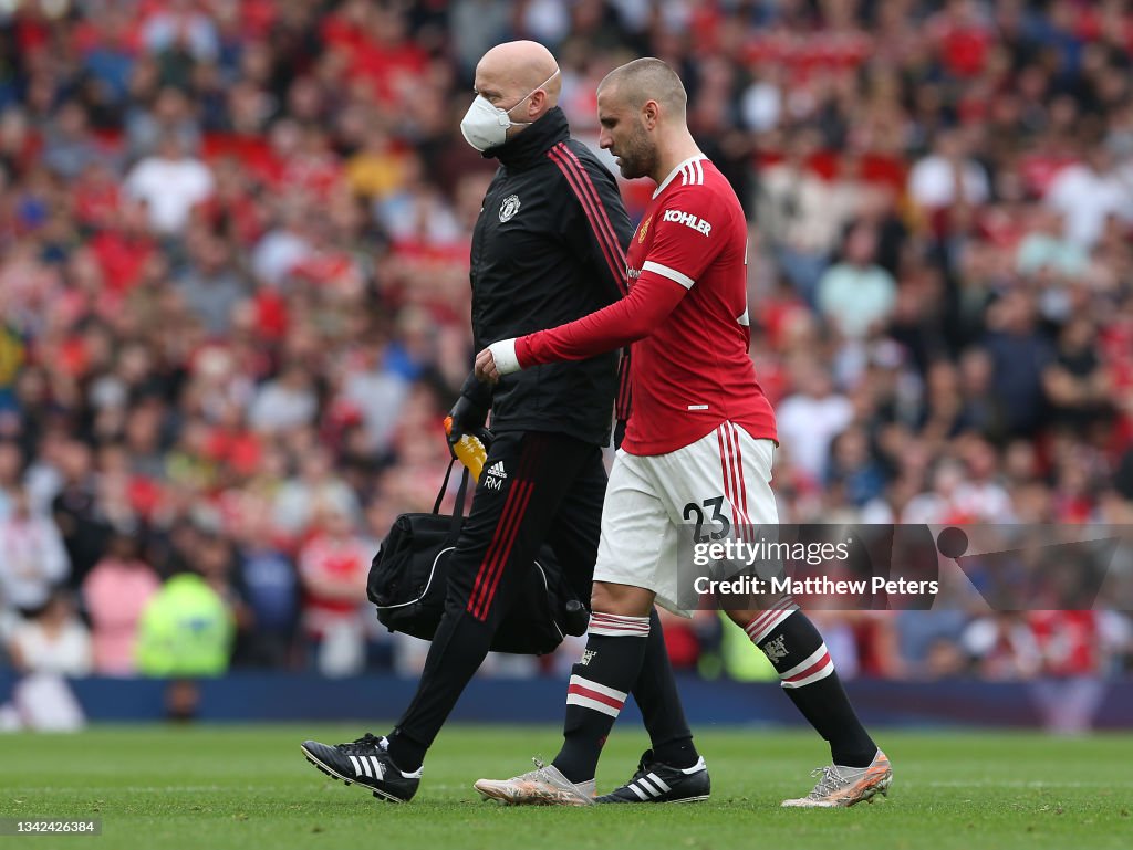 Manchester United v Aston Villa - Premier League