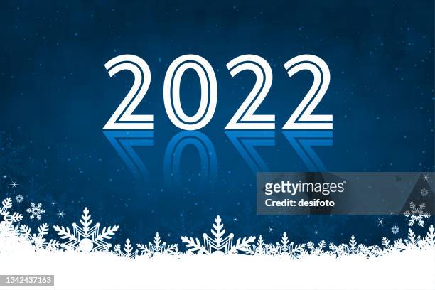 ilustraciones, imágenes clip art, dibujos animados e iconos de stock de copos de nieve de color blanco en la parte inferior de un fondo vectorial festivo horizontal azul marino de medianoche oscuro con texto 2022 para feliz año nuevo - bottom