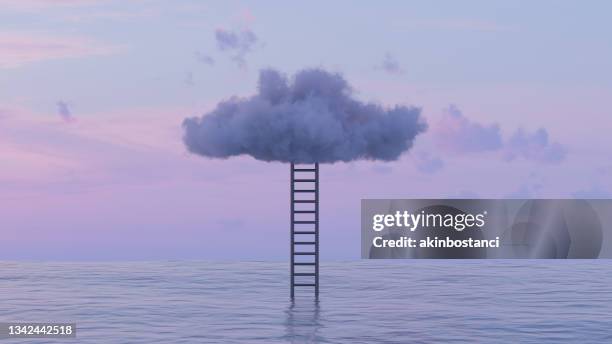 escaleras a las nubes, concepto escalera de éxito - surrealista fotografías e imágenes de stock