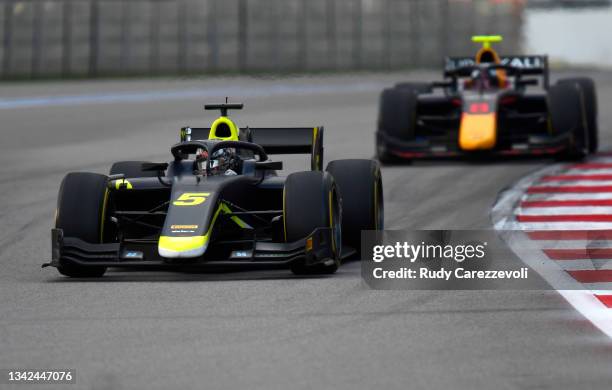 Formula 2 Championship - Round 6:Sochi - Sprint Race 1 & 2, Nachrichtenfoto