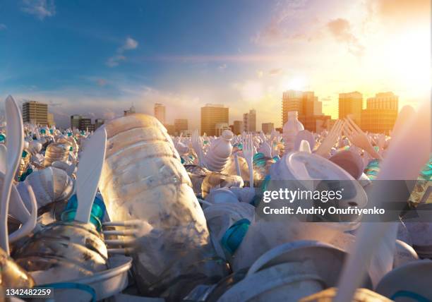 plastic ocean - poluição do plástico imagens e fotografias de stock